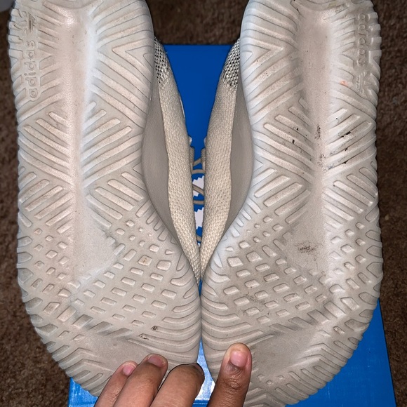 Adidas - Picture 6 of 8